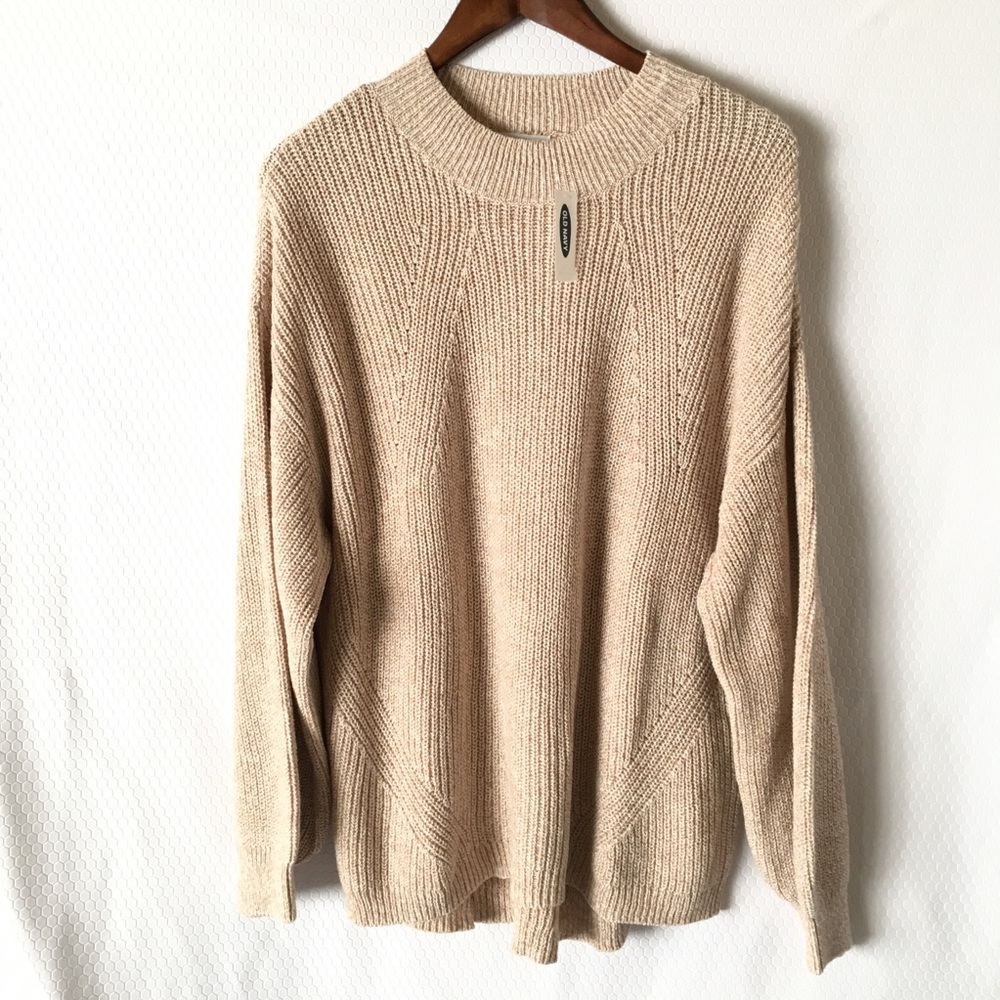 Old Navy long sleeve knit sweater and round neck